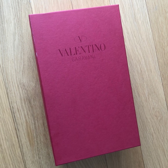 Valentino Garavani Rockstud Slip-On Flip Flops - Picture 9 of 10